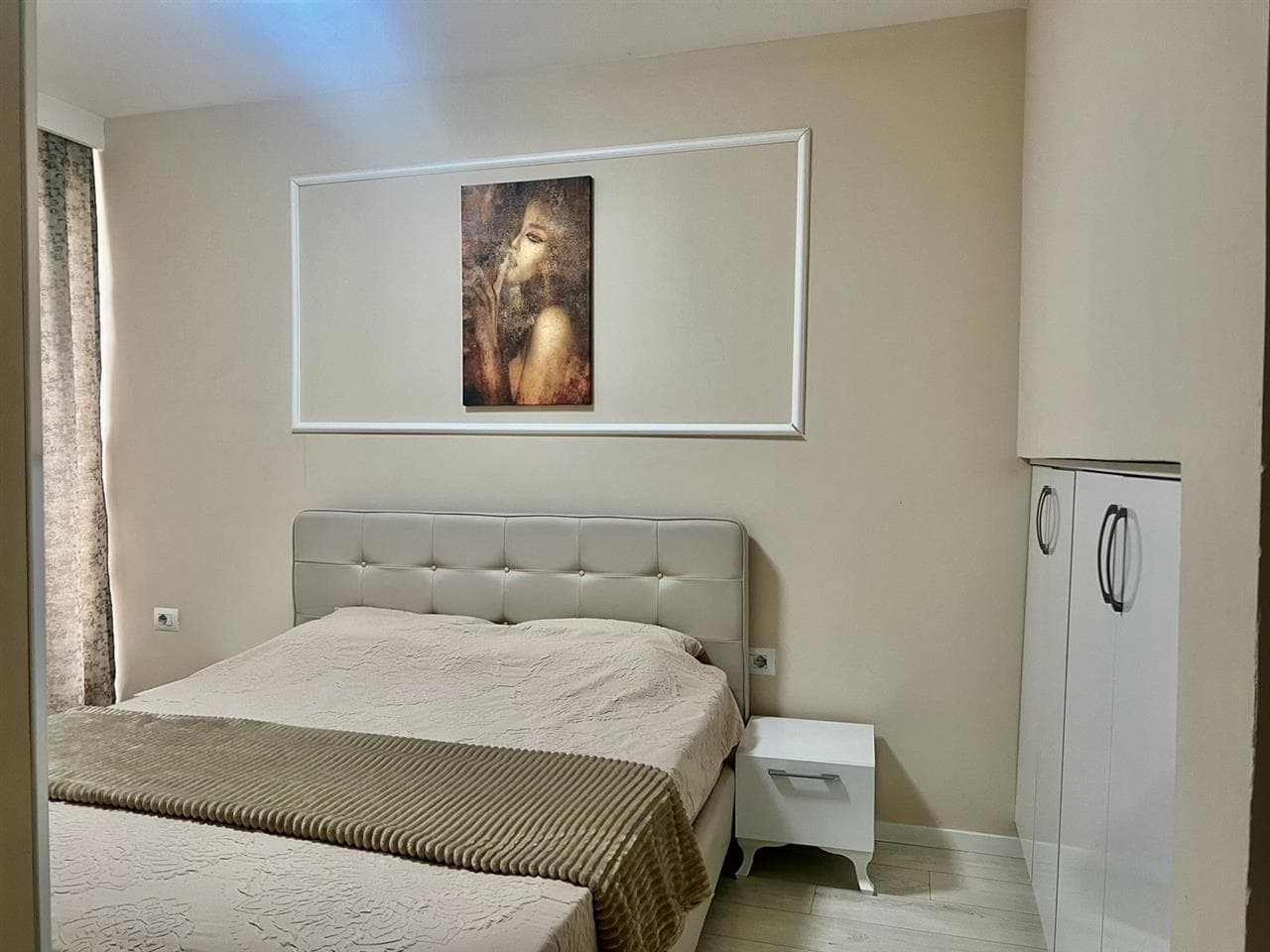Banes me qera në Mati 1. 4