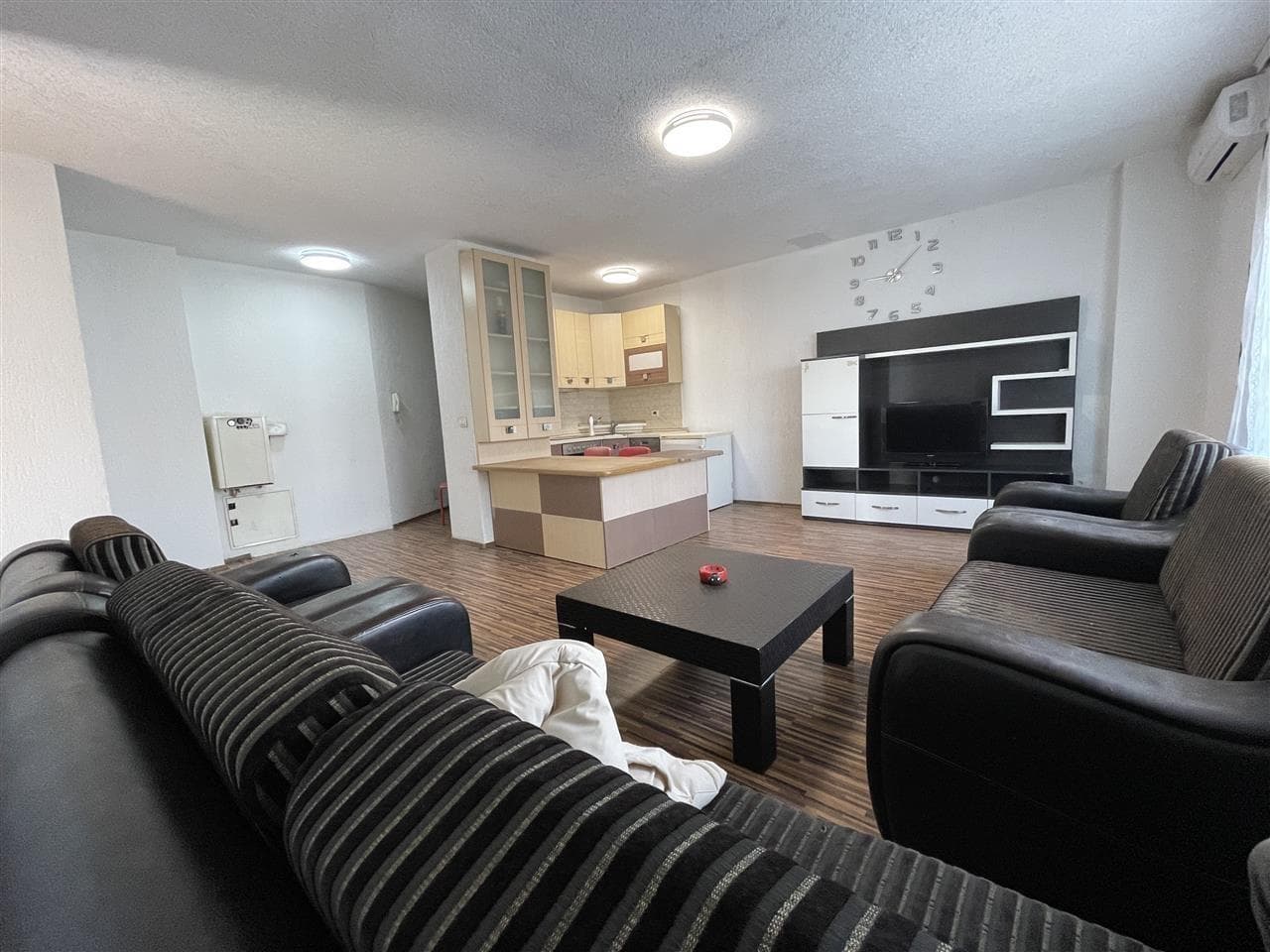 Penthouse Me Qera