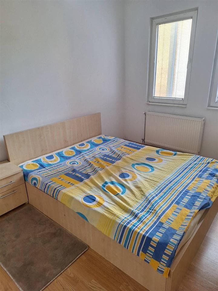 Banes me qera ne lagjen Velania. 3