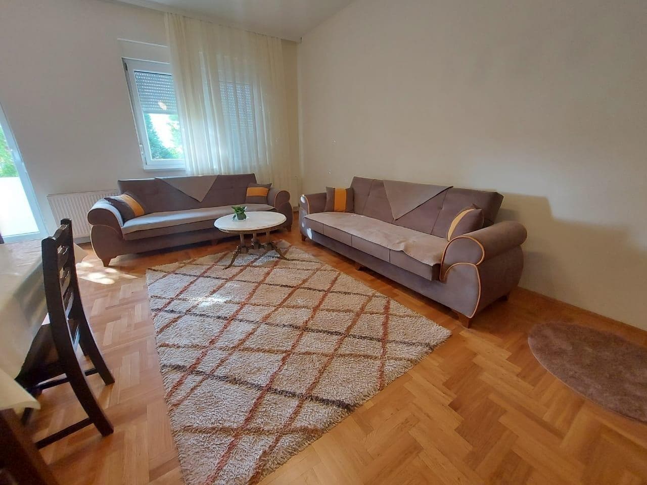 Banes me qira Mati I 200