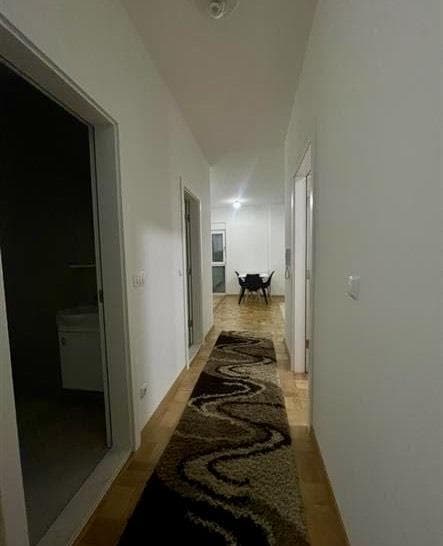 Banes me qira në Lagjen Mati 1. 4