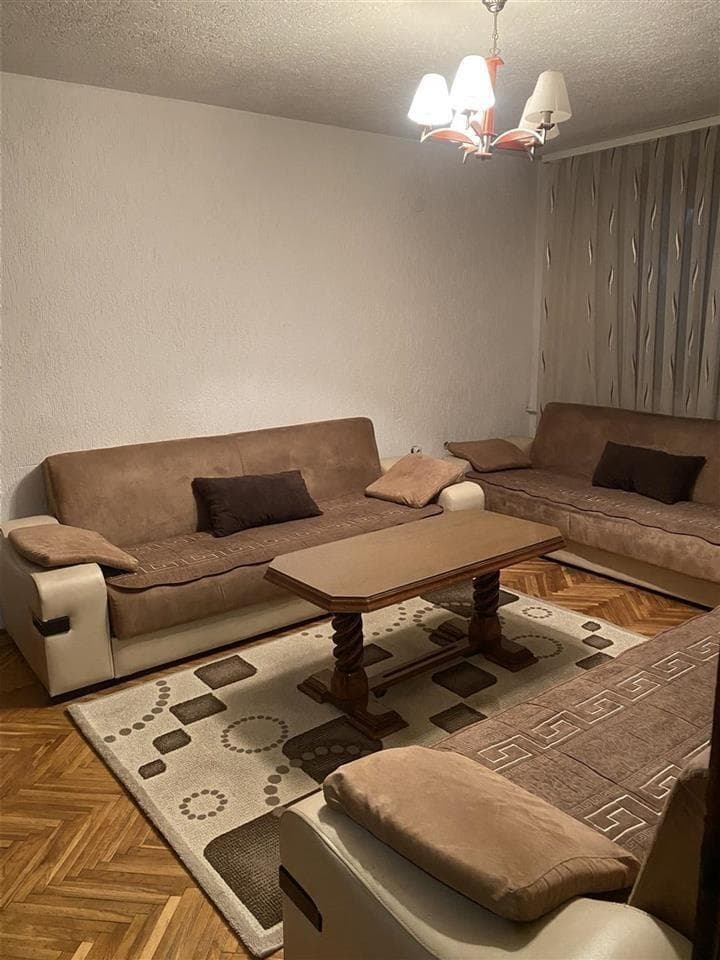 Banesa me qera ne lagjen Dardania.