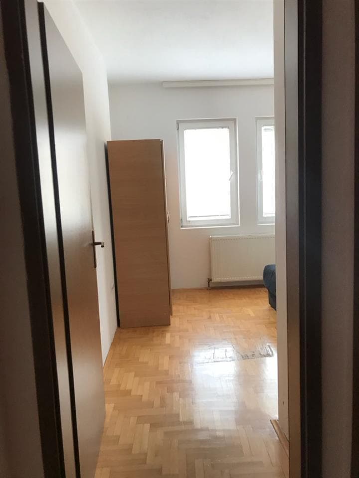 Banesa me qera ne Fushekosove. 4