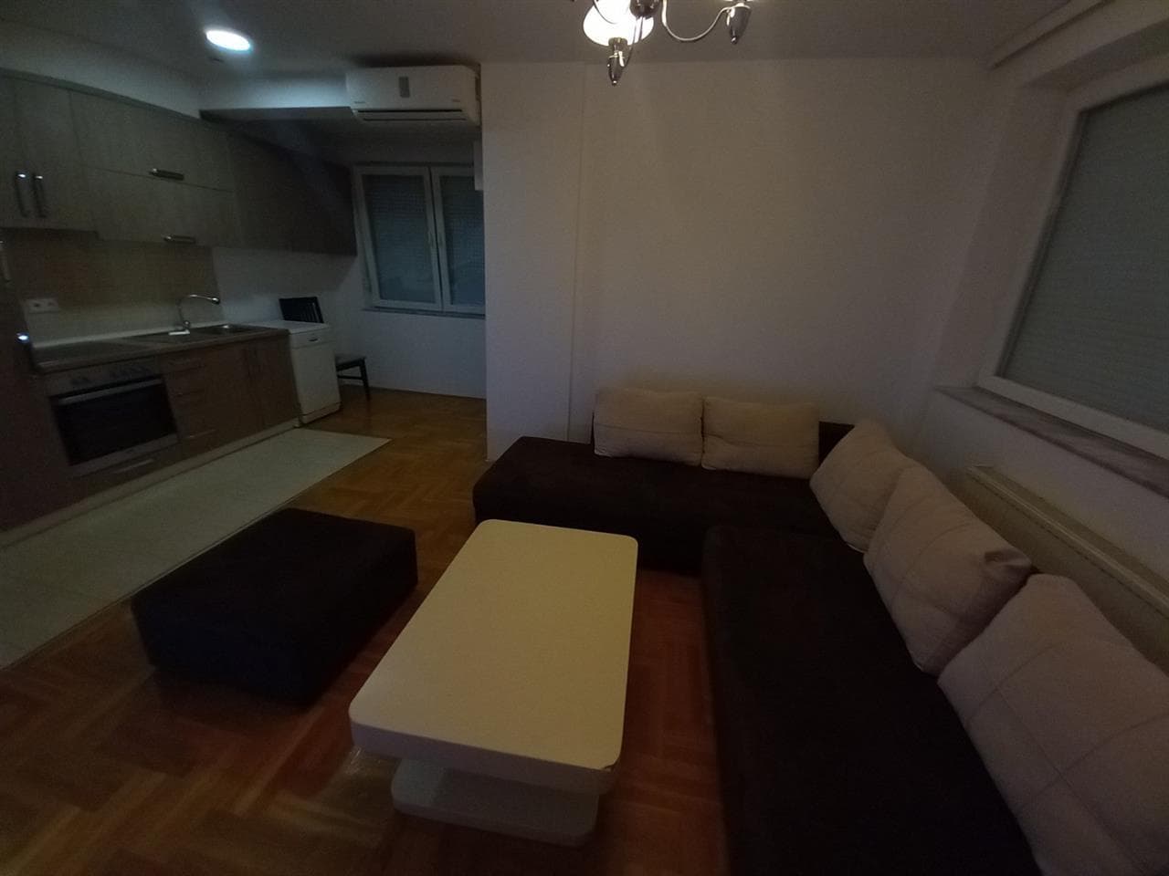 Banesa me qera ne Arberi. 3