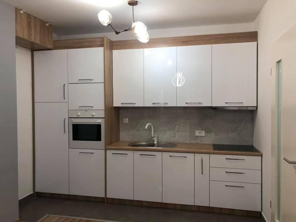 Banese ne shitje ne lagjen Mati 1. 2