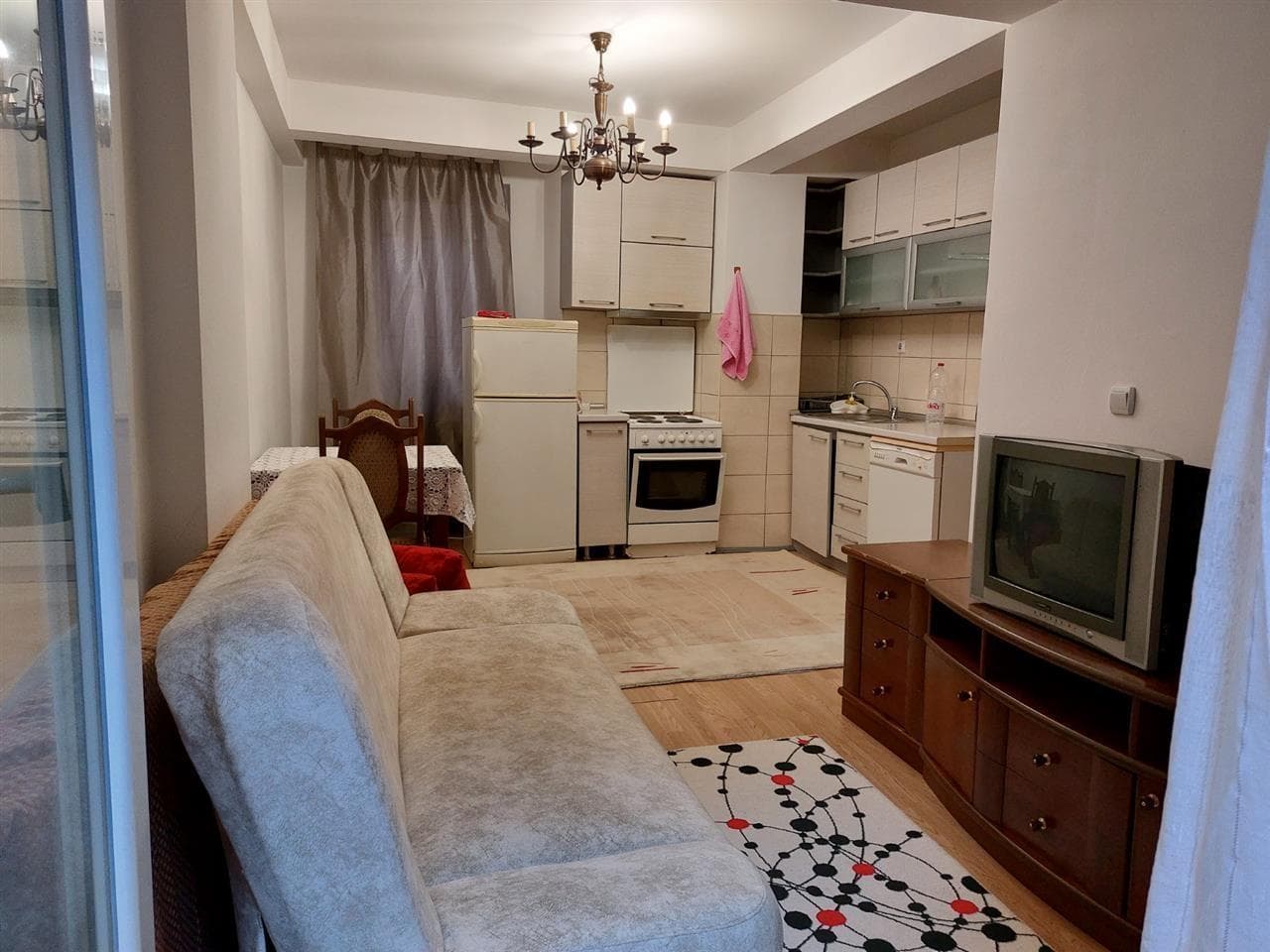Gasonjere ne qera tek 4Llullat. 2
