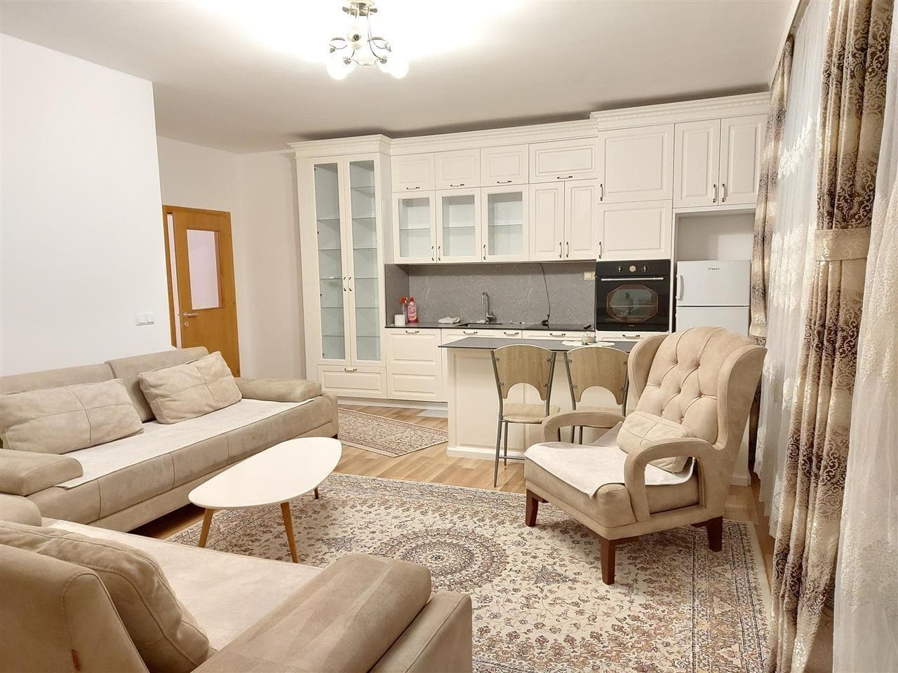 Penthouse me qera ne Fushekosove.