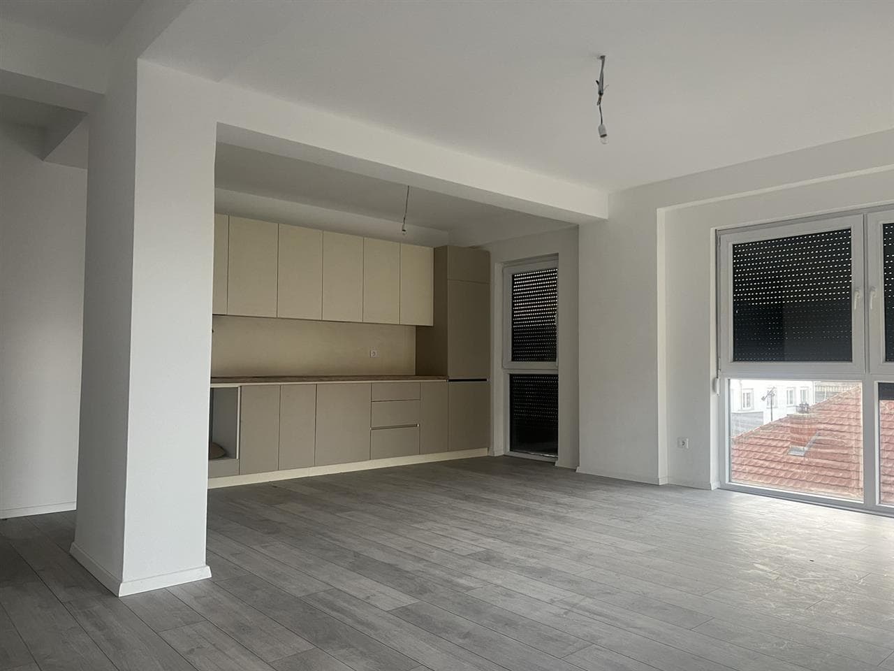 Banes me qera tek Mati 1.