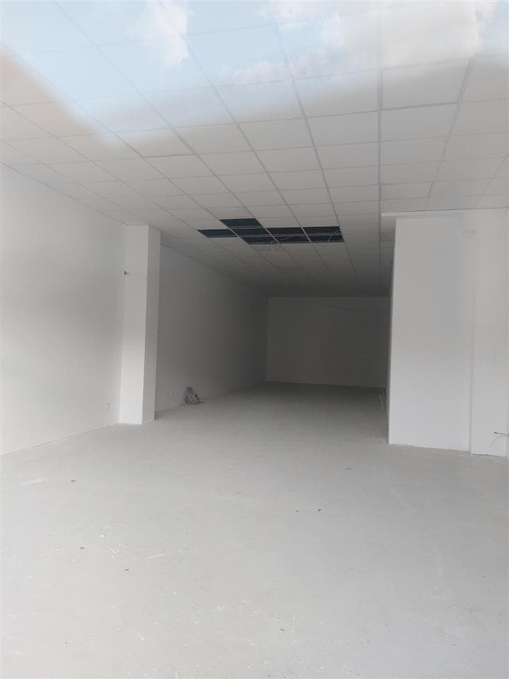Lokal ne shitje ne Rrugen B me super qmim.