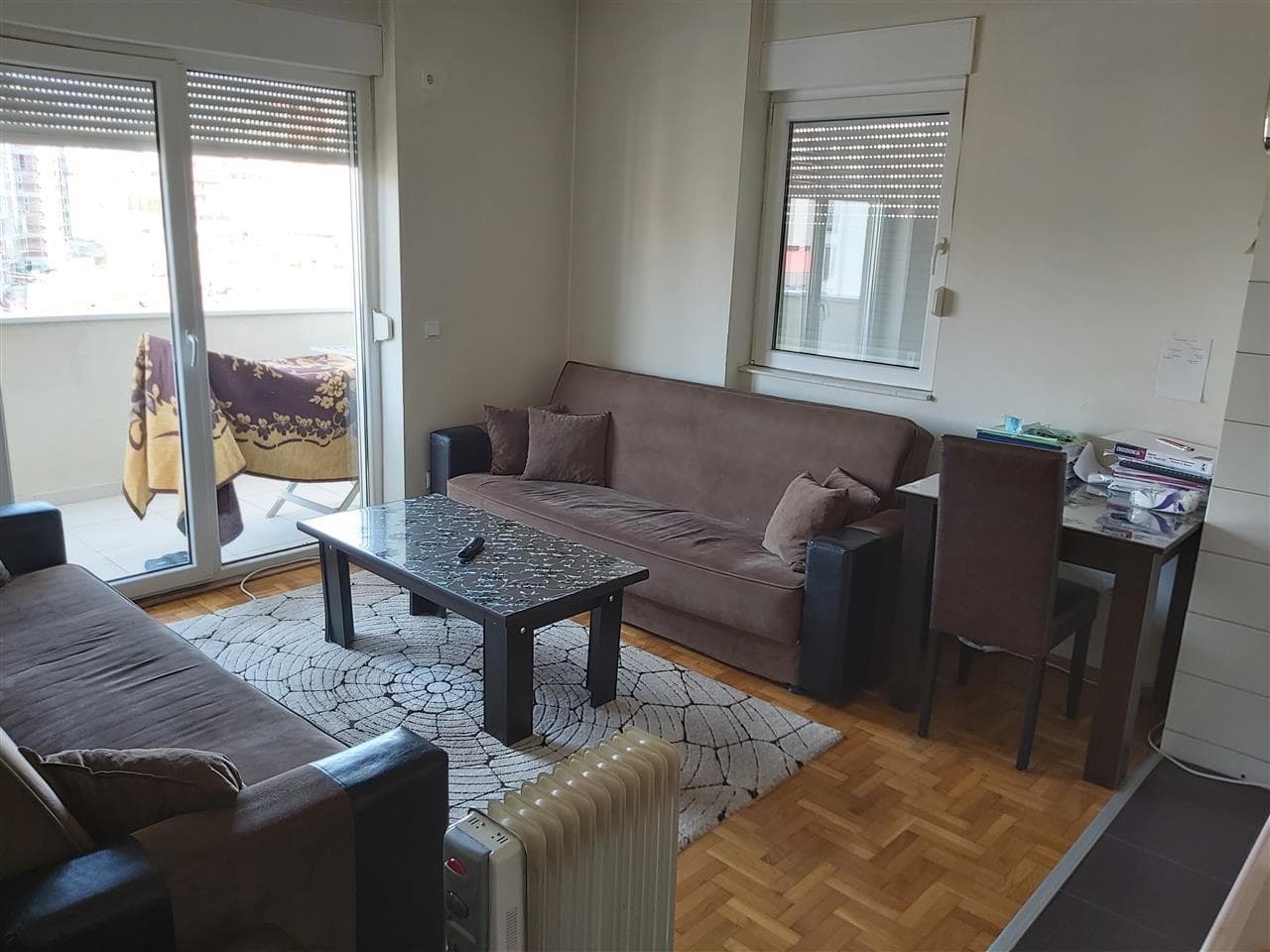 Banes ne shitje ne lagjen Mati I 1+1