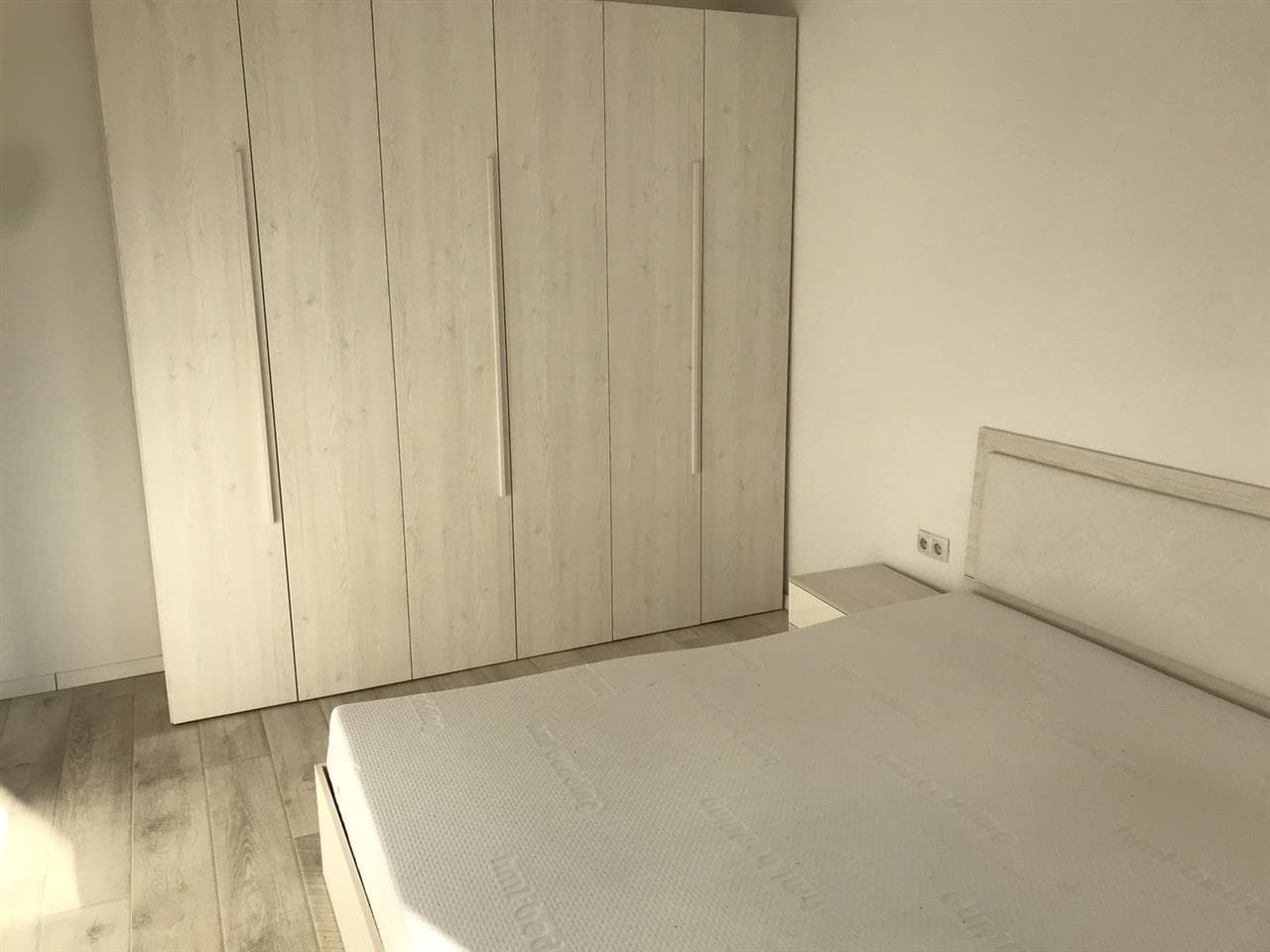 Banes me qera ne lagjen e Spitalit. 3