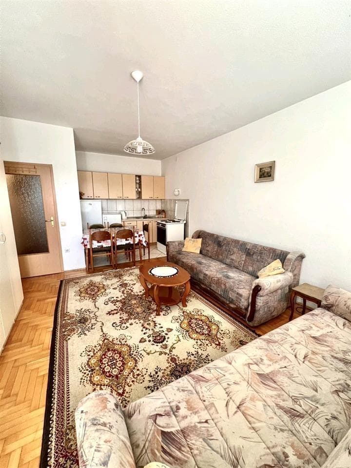 Gasonjere me qera ne Lagjen Aktash. 2