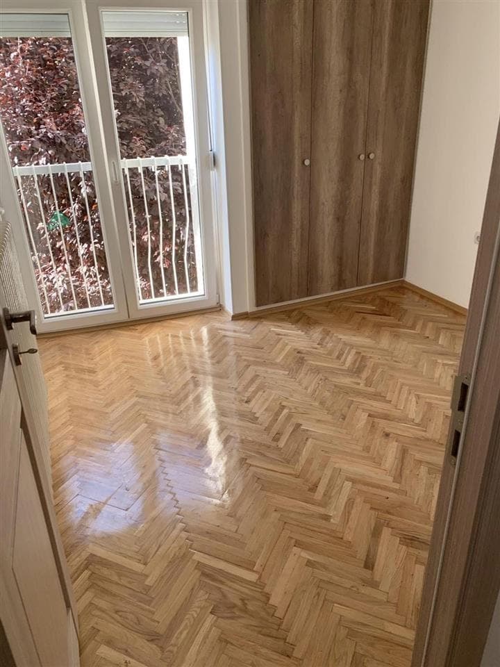 Banesa me qera ne per zyre ne lagjen Dardania. 3