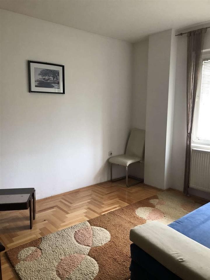 Banesa me qera ne Fushkosove . 4