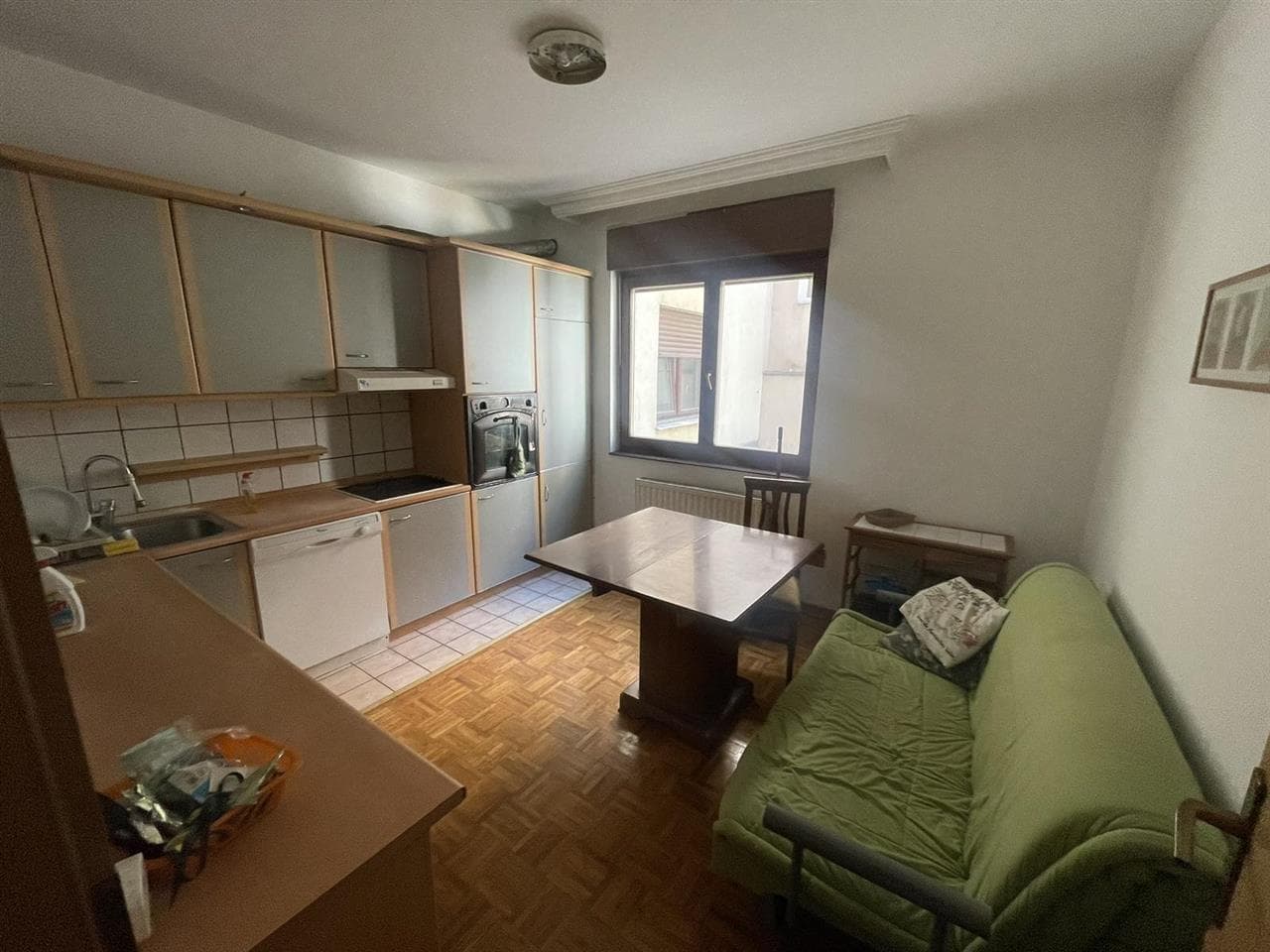 Banes me qera mbrapa Hotel Siriusit 2