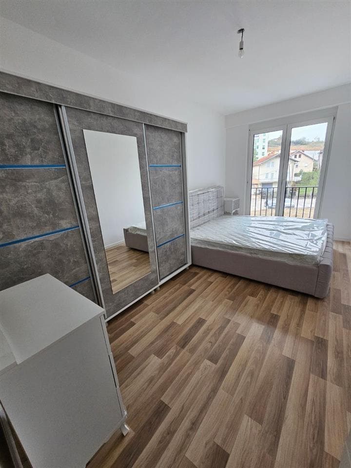 Banes me qera ne lagjen Prishtina e Re. 4