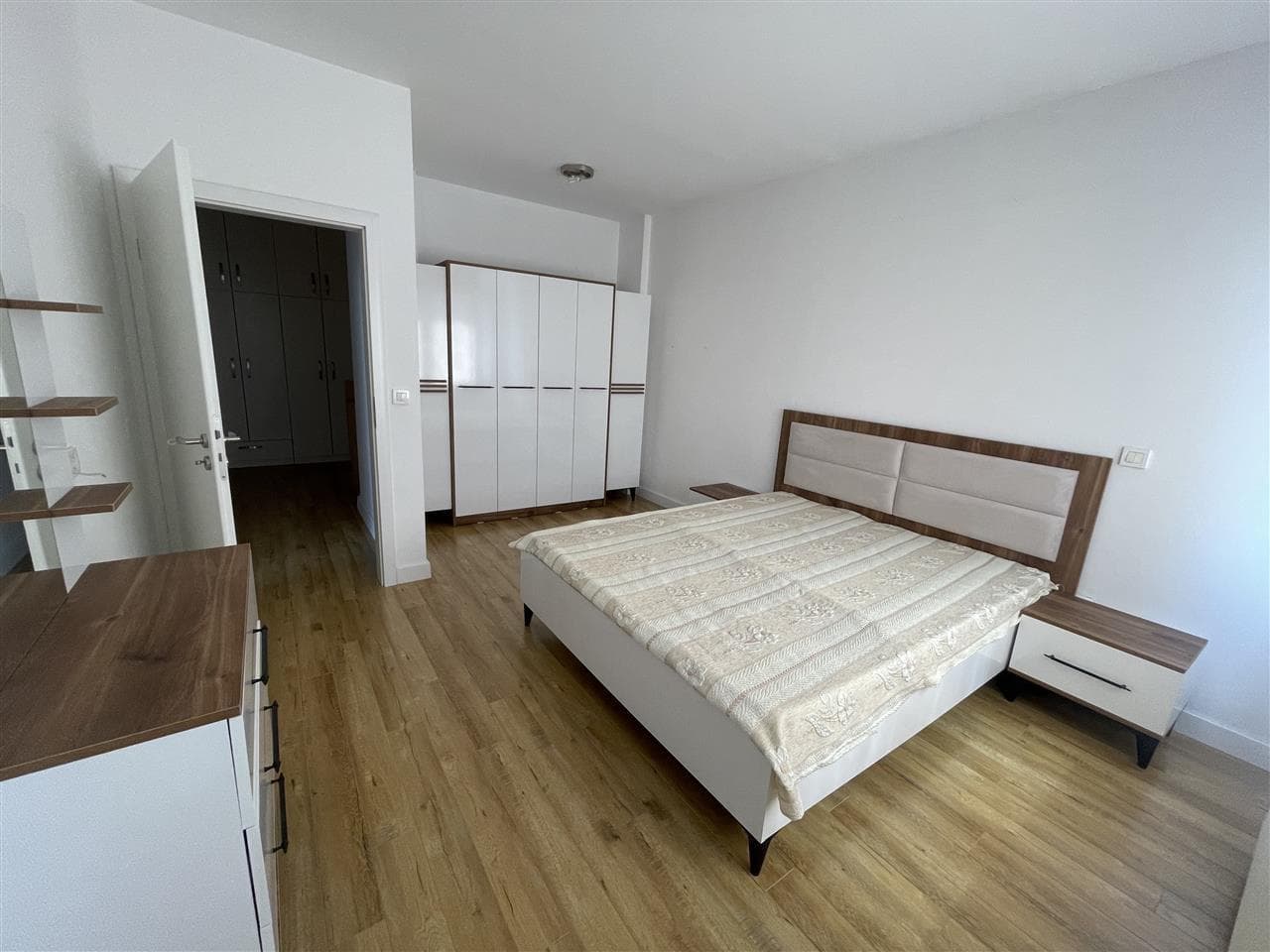Banese Duplex me qera ne rrugen B. 3