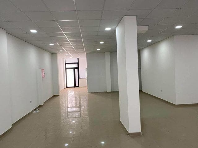 Lokal me qera Fushë Kosovë 153m2