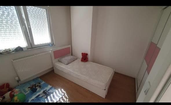 Banes me qera ne rrugen Muharrem Fejza. 4