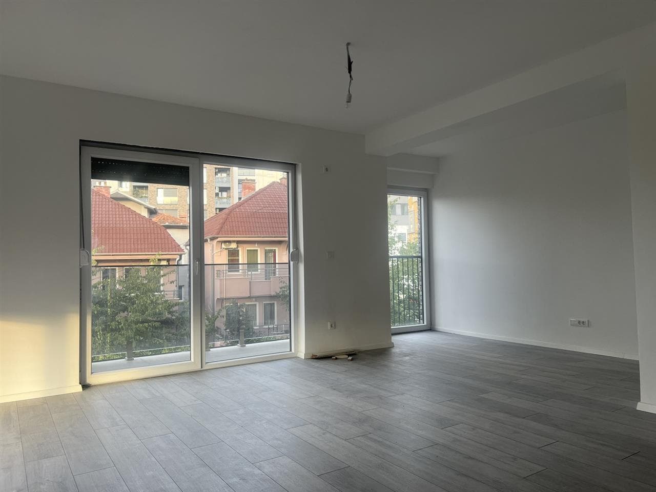 Banes me qera tek Mati 1. 2