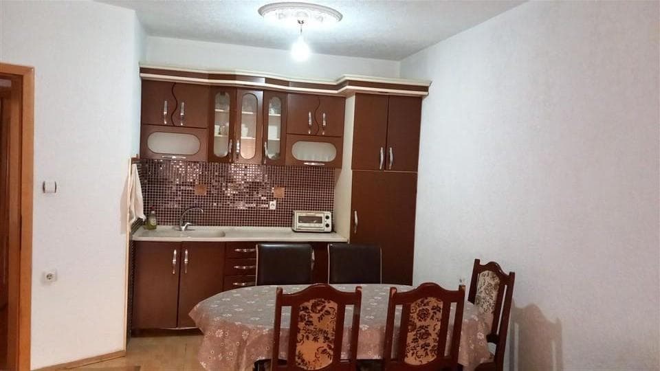 Banes me qera ne Lagjen e Spitalit . 2