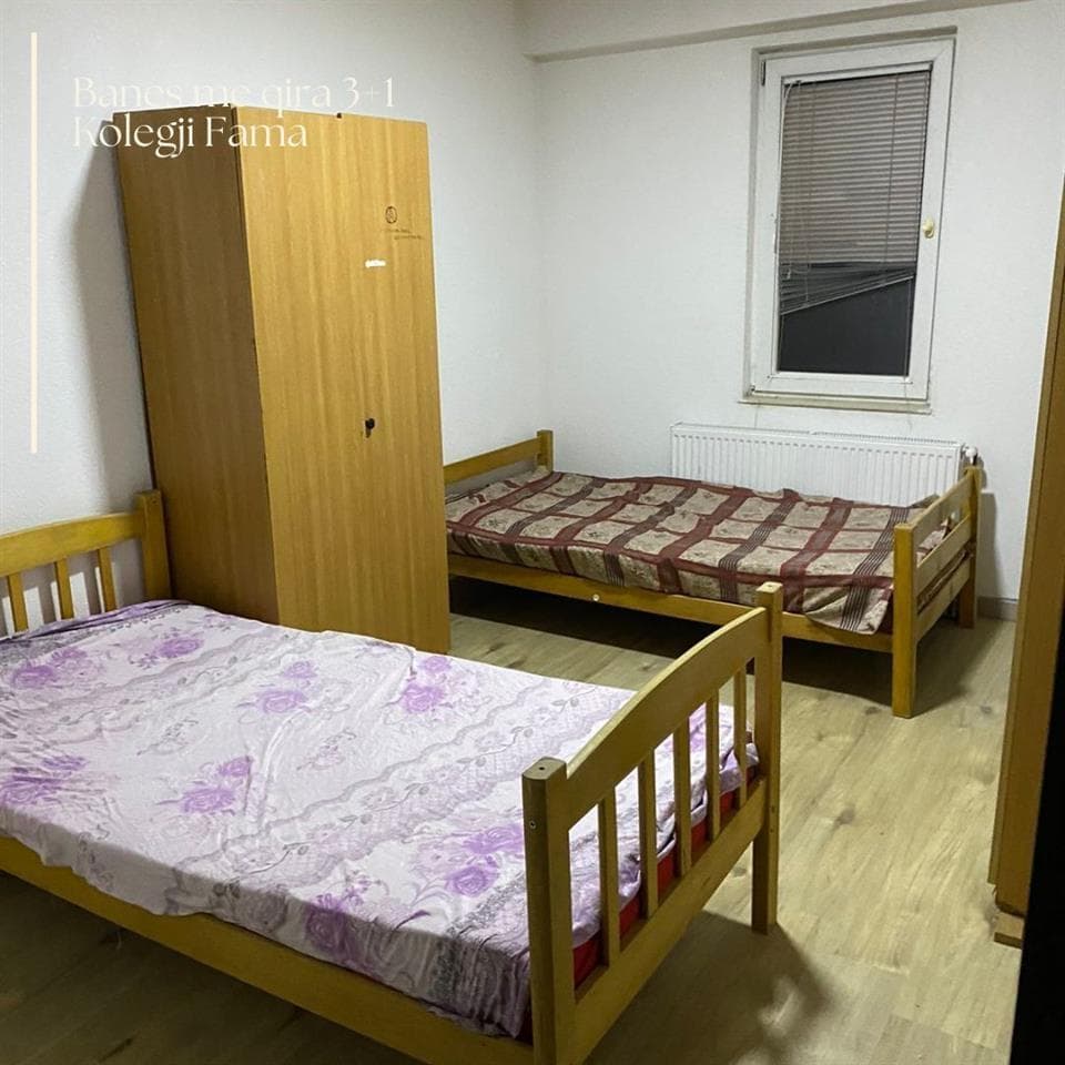 Banes me qira tek Kolegji Fama 4