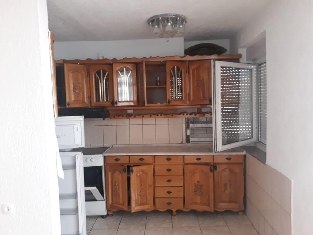 Zyre me qera ne qender 3+1, 80m2 4