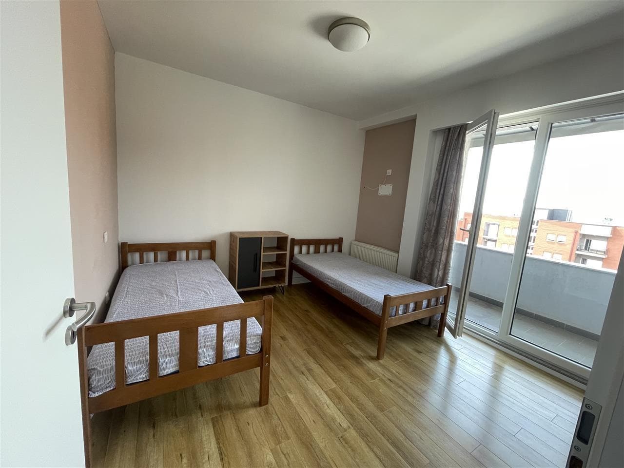 Banese Duplex me qera ne rrugen B. 4