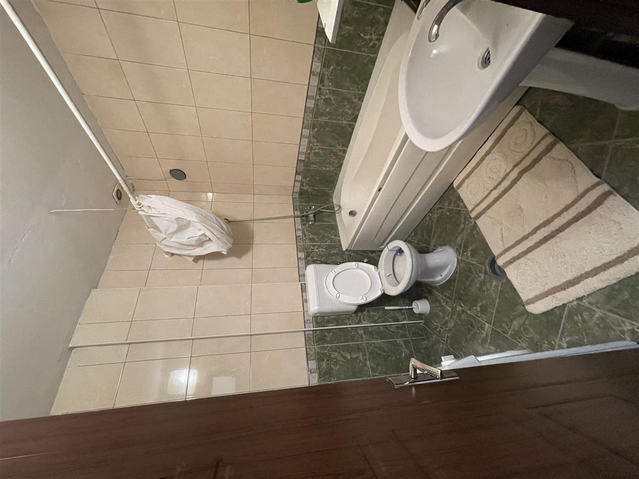 Banes me qira ne Lagjen Pejton. 4
