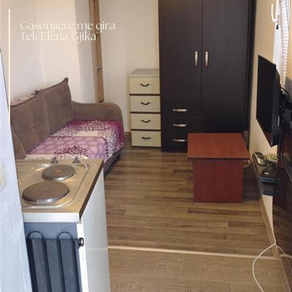 Garsonjiere me qira tek shkolla fillore Elena Gjika 2