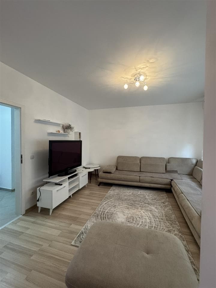 Banes me qira në Lagjen Mati 1. 2