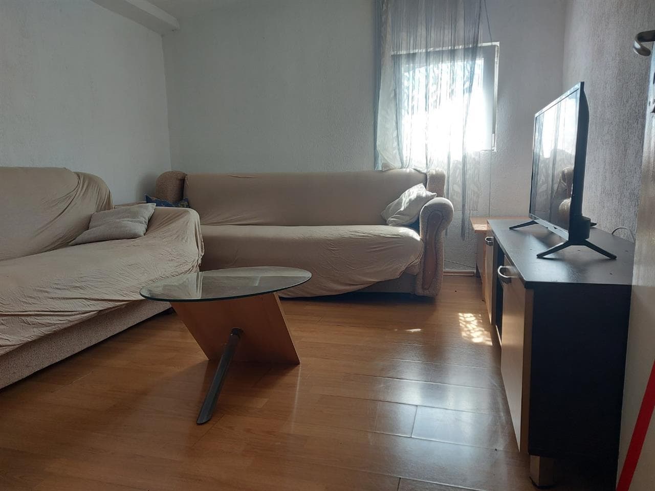 Banesa me qera te kafet e vogla 2