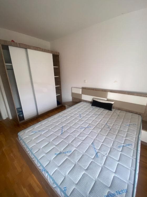 Banesa me qira ne Lagjen e Spitalit. 3