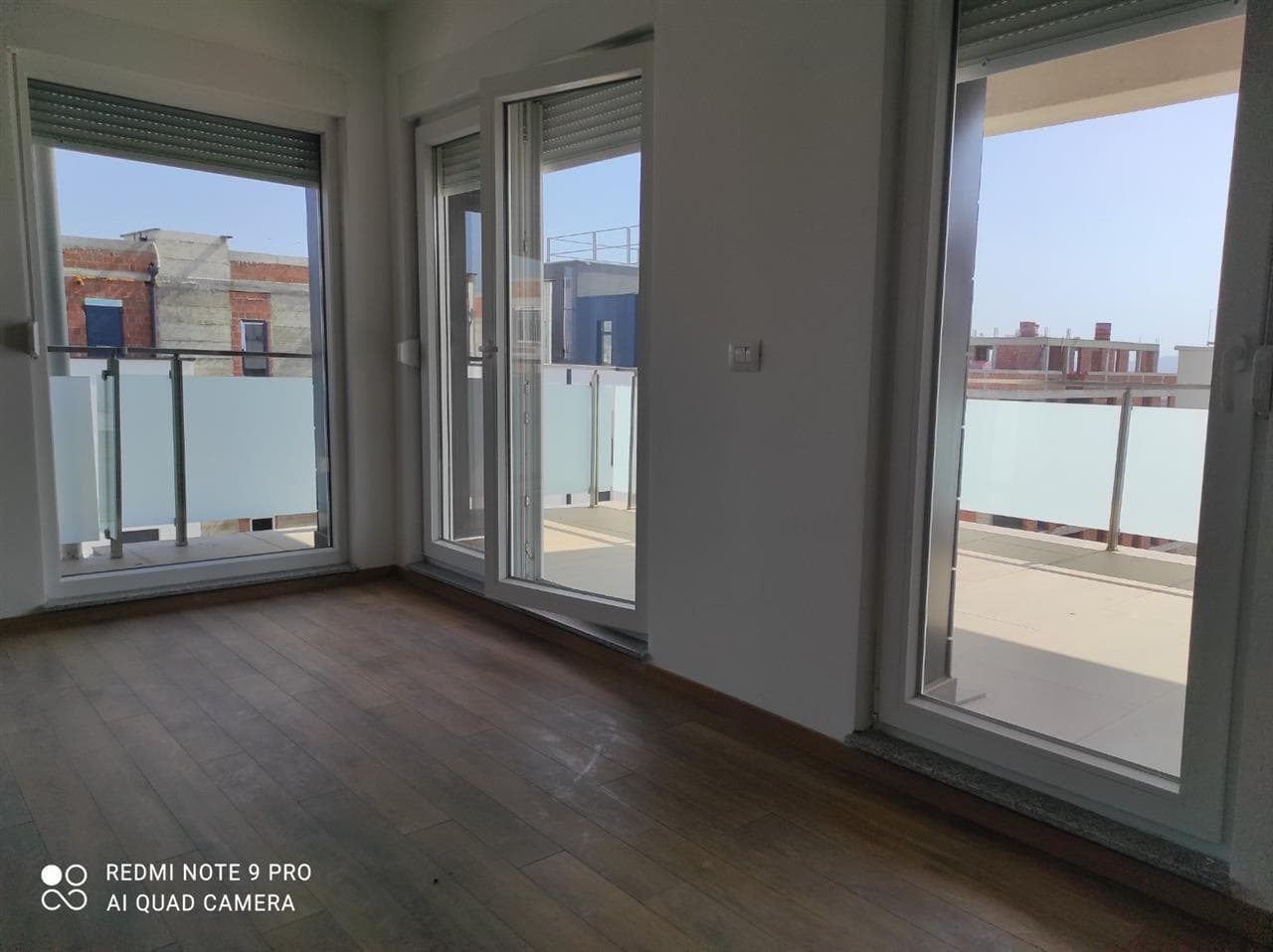 Banesë/penthouse me qera në lagjen Arbëri(Dragodan) 2