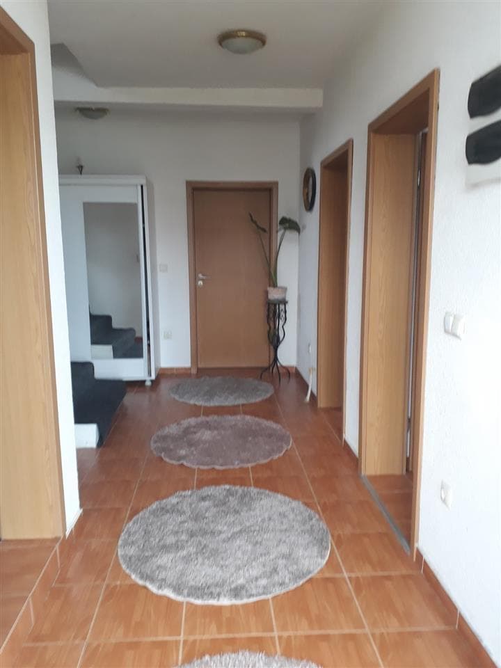 Shtepi me qera ne lagjen e Spitalit 4