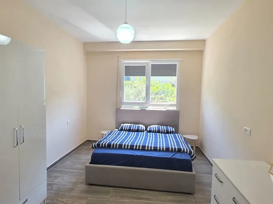 APARTAMENT ME QIRA NË LUNGOMARE, VLORË 2