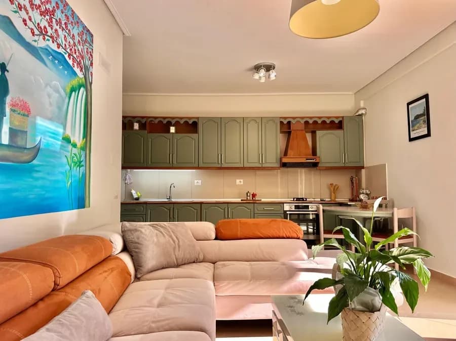 Apartament Modern me 2 Dhoma Gjummi për Qira në Qendër të Vlorës