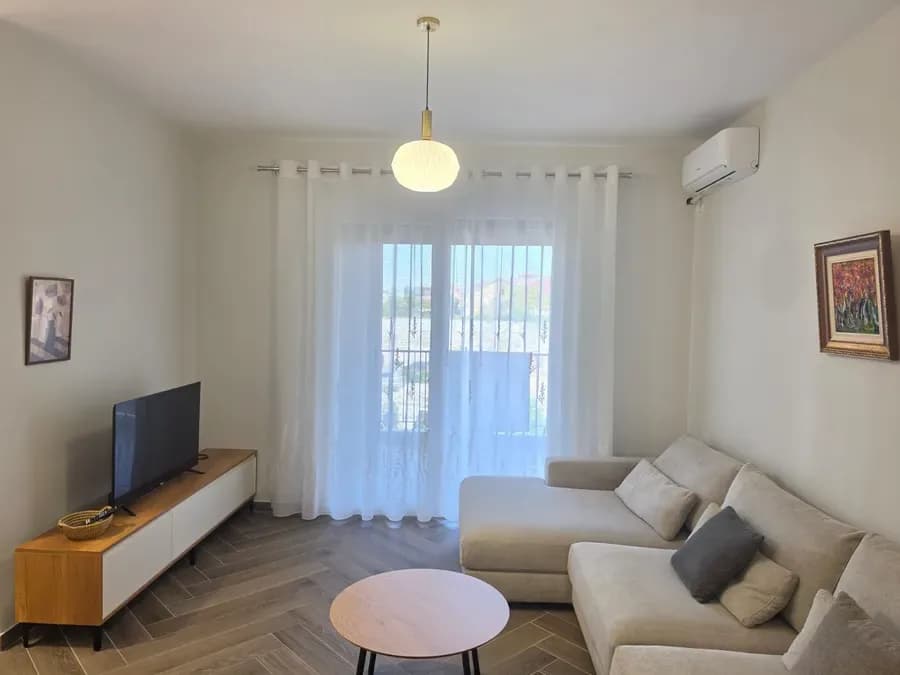 Apartament me një dhomë gjumi për qira në Lungomare, Vlorë