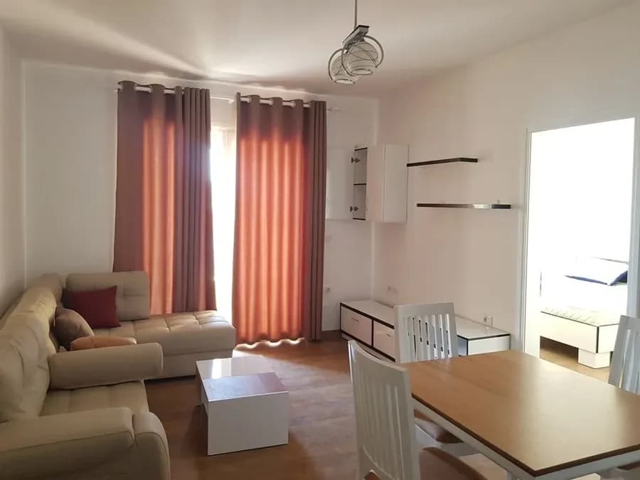 Apartament me qira në Vlorë 4