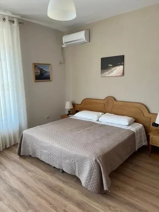 Hotel/Vila për shitje në Vlorë 4