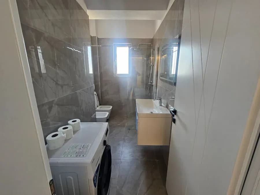 APARTAMENT ME QIRA NË PLAZHIN E VJETËR, VLORË 3