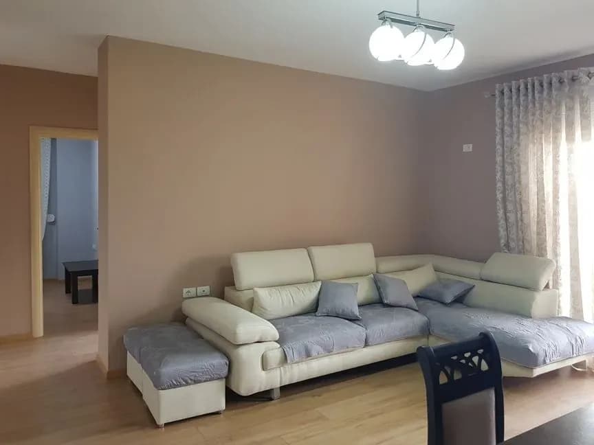 Me qira Apartament në Vlorë