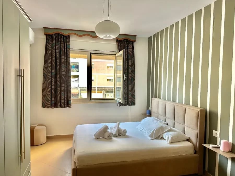 Apartament Modern me 2 Dhoma Gjummi për Qira në Qendër të Vlorës
