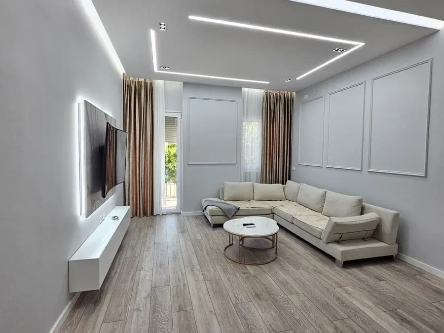 Apartament elegant me 2 dhoma gjumi për shitje në qendër të Vlorës