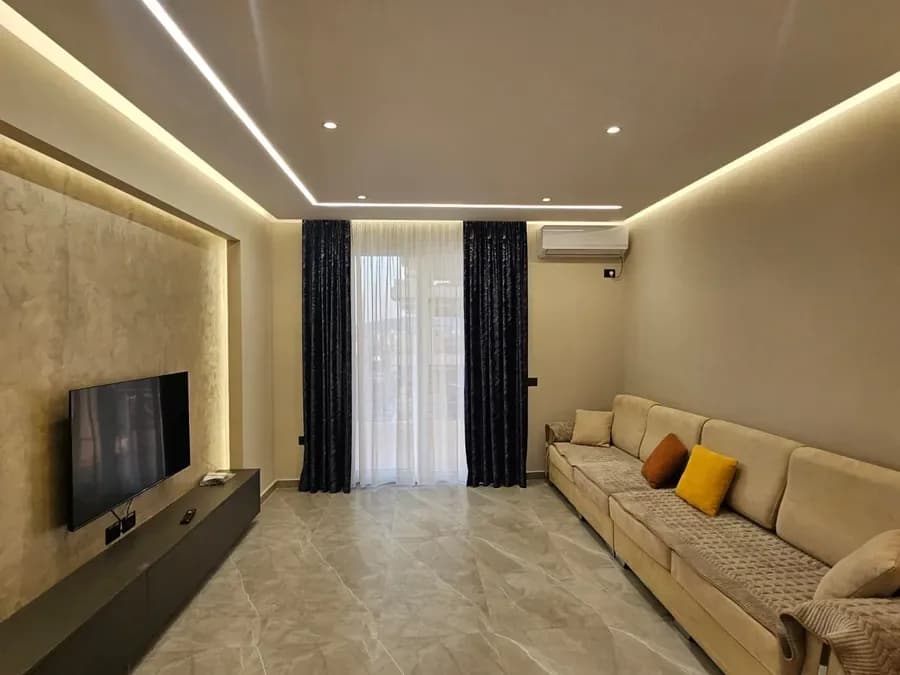 Apartament për qira në Plazh 4