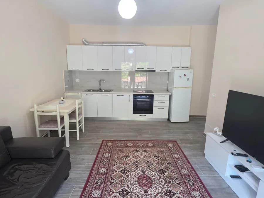 APARTAMENT ME QIRA NË LUNGOMARE, VLORË 4