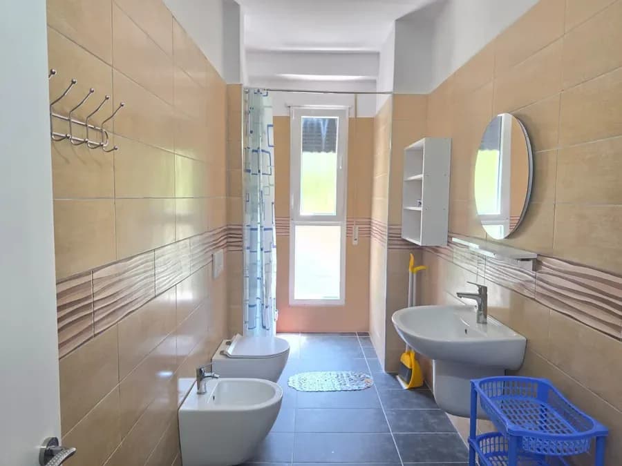 APARTAMENT ME QIRA NË LUNGOMARE, VLORË 3