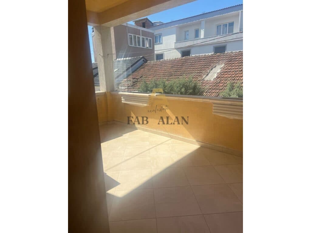 APARTAMENT2+1 ME QERA NE SAUK I RI 4