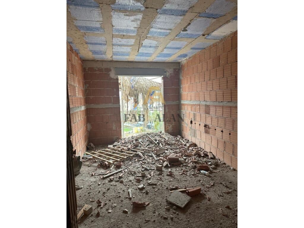 NE PORCELAN APARTAMENT 2+1 PER SHITJE! 2