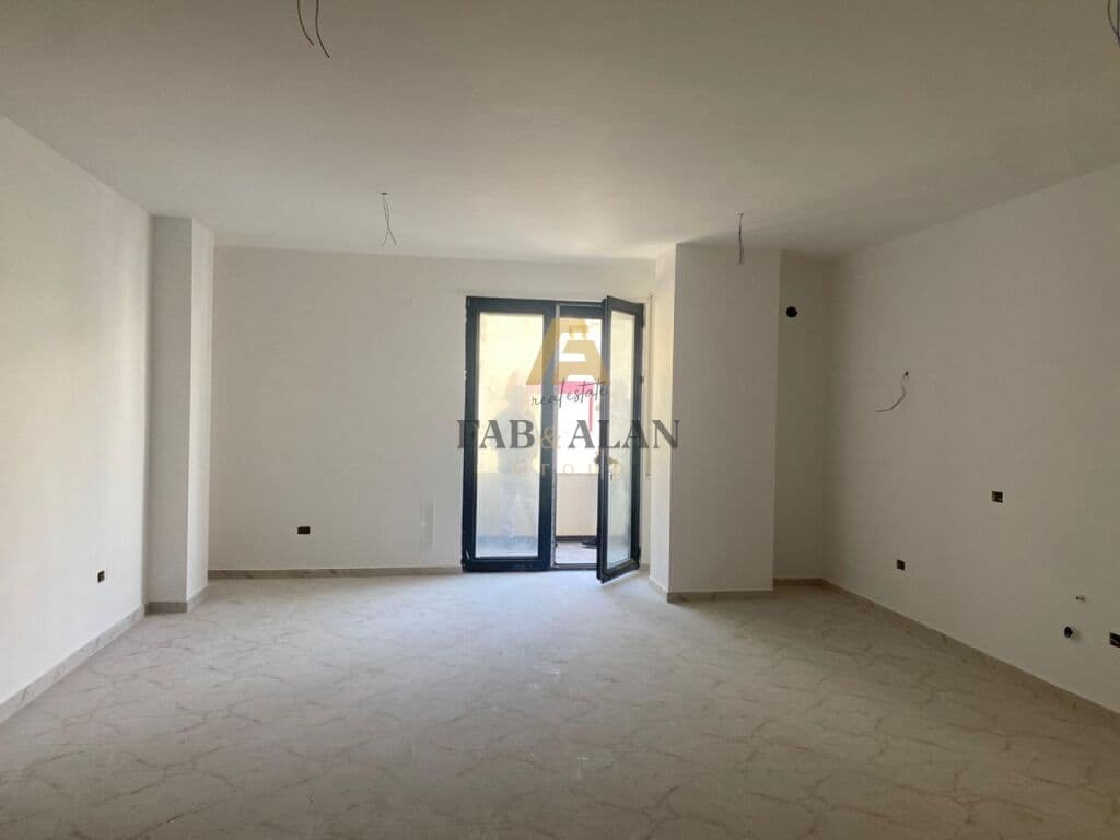 APARTAMENT 3+1+3 PER SHITJE TEK VOLLGA! 2